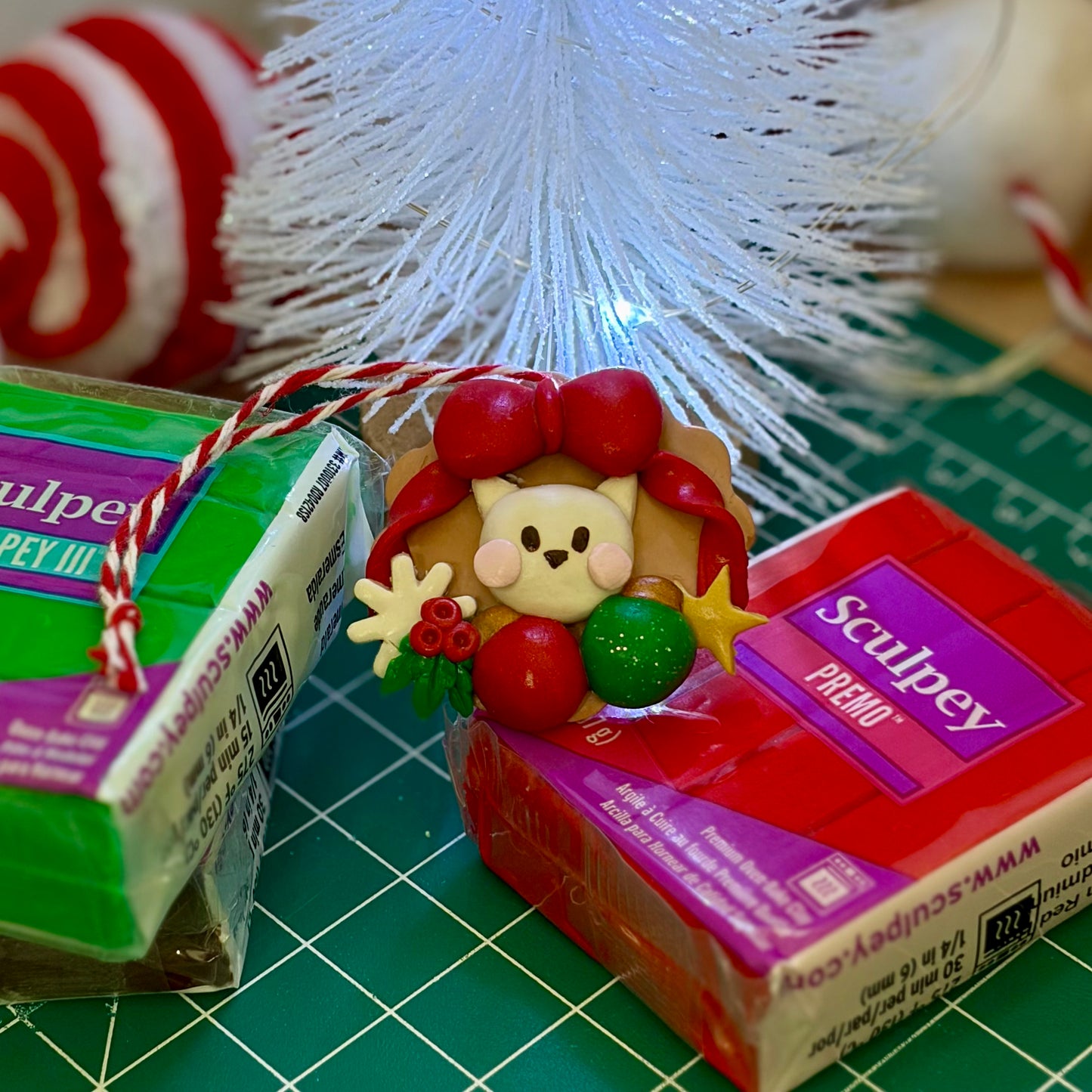 Festive Cat Mini Ornaments [READY TO SHIP]