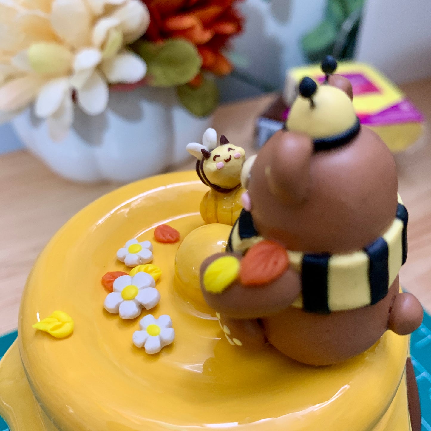 Honey Bear & Buzzbee Honey Pot [PRE-ORDER]