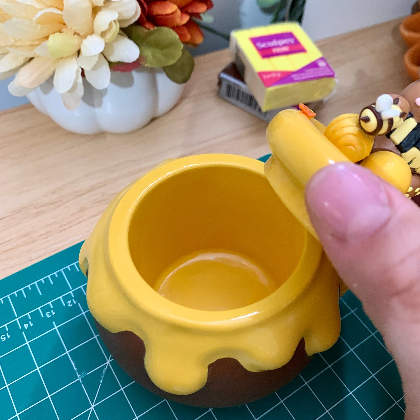 Honey Bear & Buzzbee Honey Pot [PRE-ORDER]
