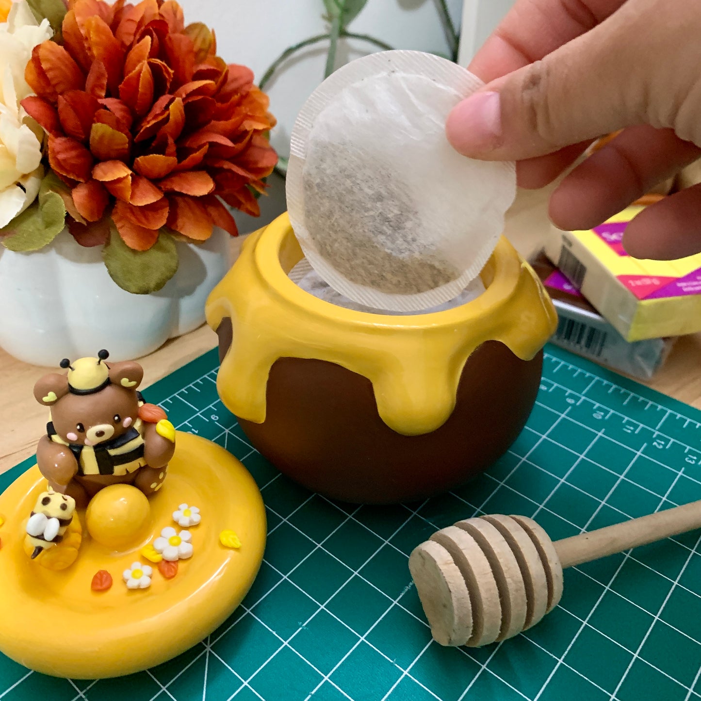 Honey Bear & Buzzbee Honey Pot [PRE-ORDER]