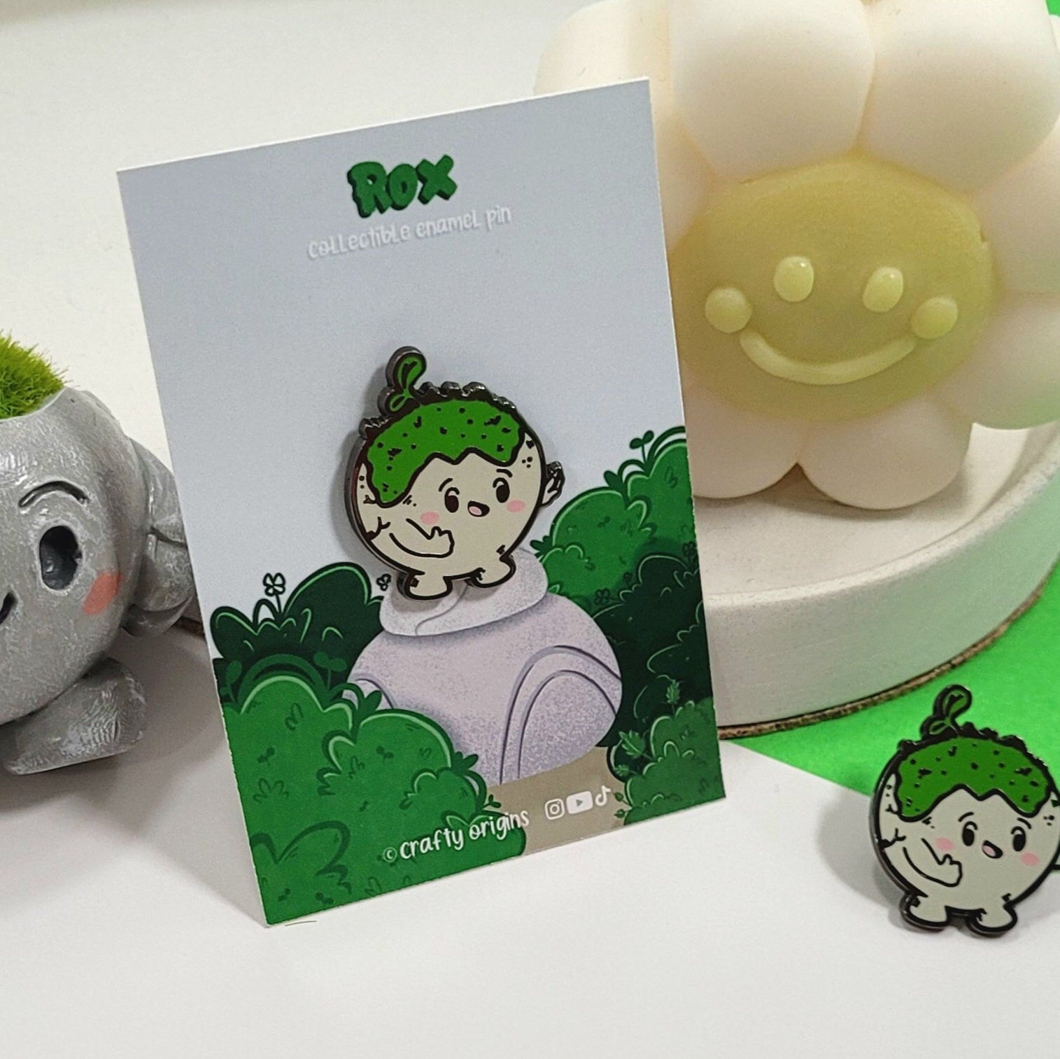 Hard Enamel Pin - Plant Lover Pin - Collar Enamel Pins - Kawaii Backpack Pins - Houseplants - Forest core