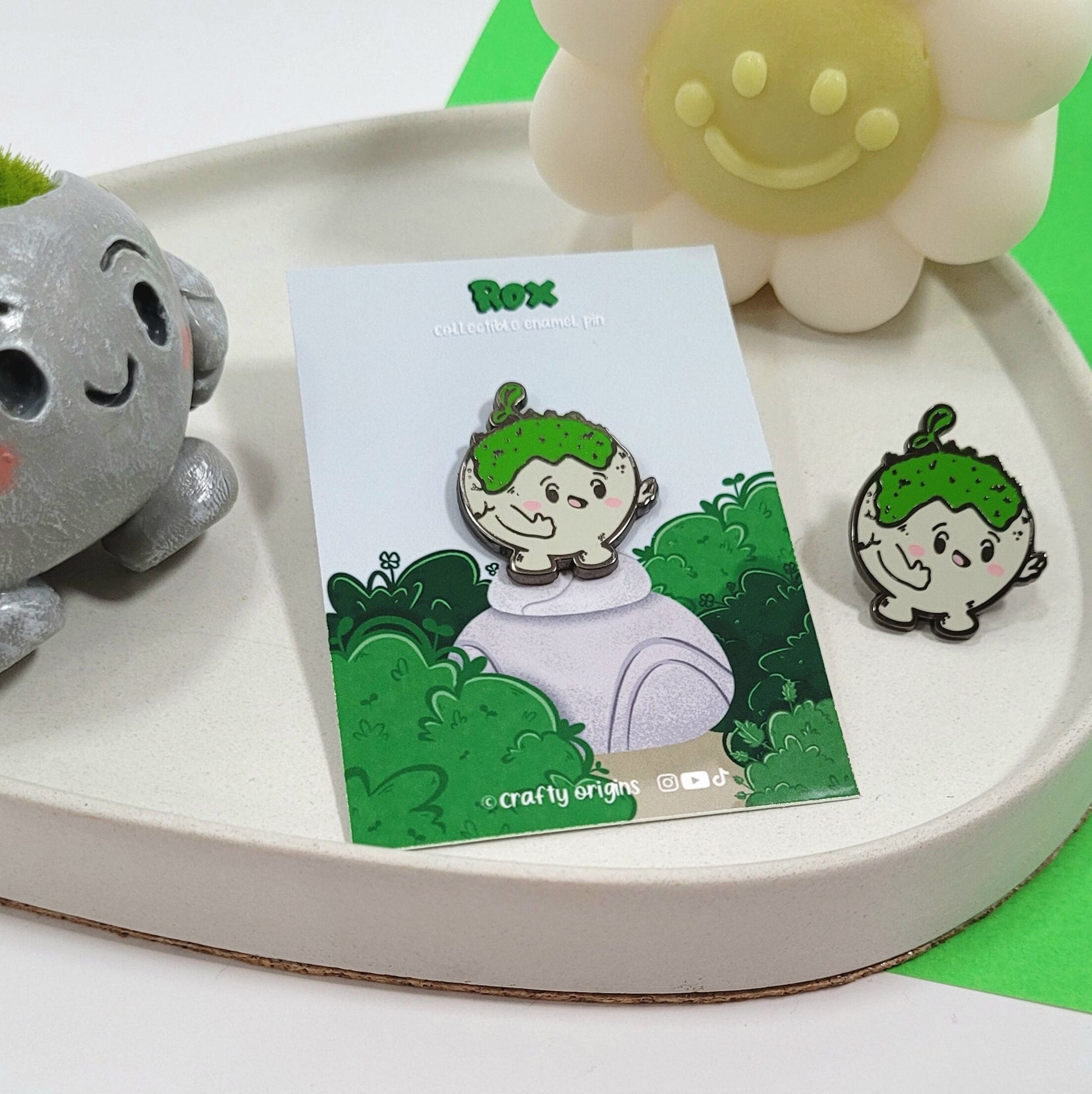 Hard Enamel Pin - Plant Lover Pin - Collar Enamel Pins - Kawaii Backpack Pins - Houseplants - Forest core