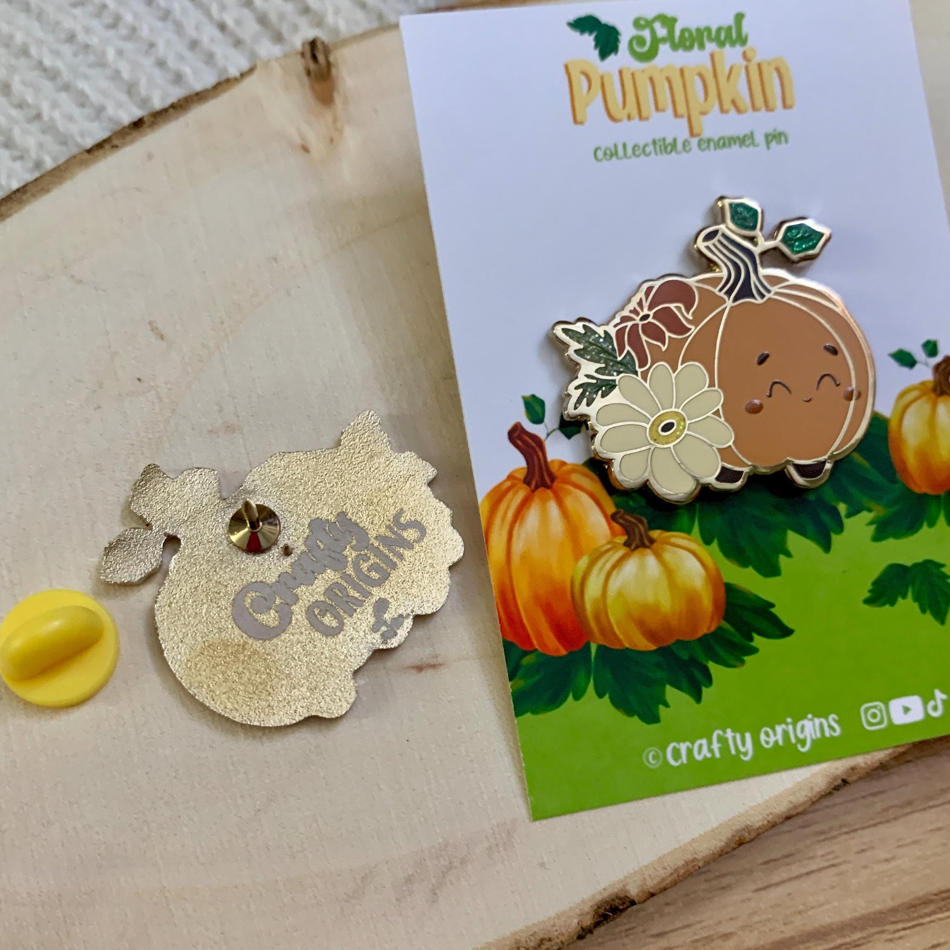 Hard Enamel Pin - Floral Pumpkin - Autumn Pin - Floral Pin - Pumpkin Pin - Collar Lapel Pin - Kawaii Backpack Pin - Forest core
