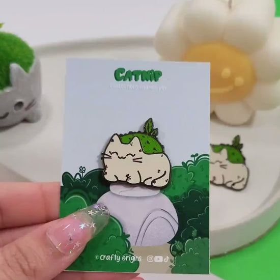 Hard Enamel Pin - Cat Plant Enamel Pin - Collar Lapel Pin - Plant lover pin - Cat lover pin - Kawaii Backpack Pin - Forest core