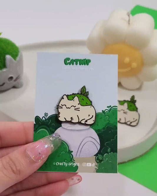 Hard Enamel Pin - Cat Plant Enamel Pin - Collar Lapel Pin - Plant lover pin - Cat lover pin - Kawaii Backpack Pin - Forest core
